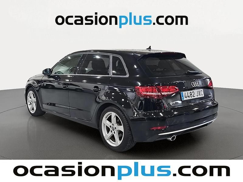 Usado Audi A3 Sport 110 CV (80 kW) 2017 Negro Berlina