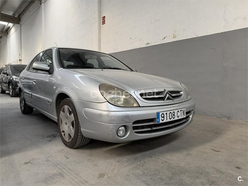 Usado Citroën Xsara 90 CV (66 kW) 2004 Gris / plata Berlina