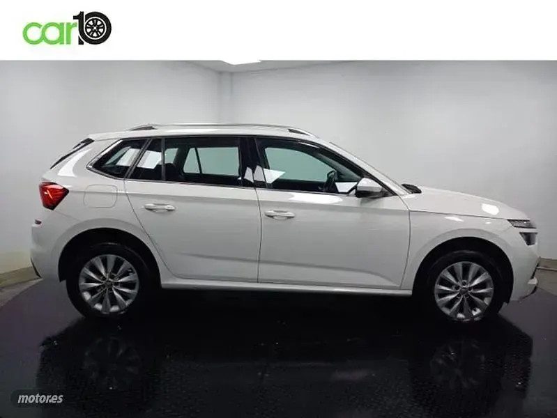 Usado Skoda Kamiq Ambition 110 CV (80 kW) 2021 Blanco SUV