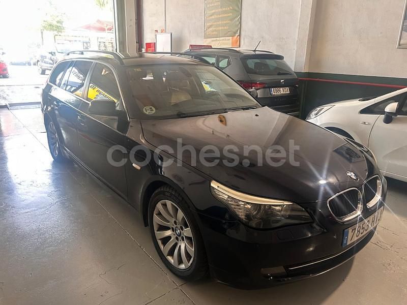 Negro Usado 2009 BMW 520 Familiar | 5900 € (Precio justo) - Imagen 1/4