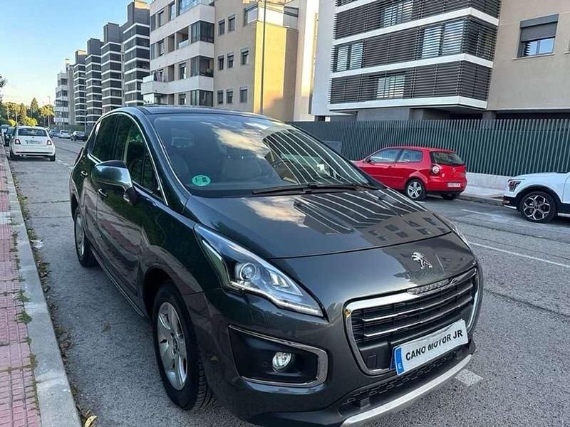 Usado Peugeot 3008 156 CV (114 kW) 2014 Gris Familiar