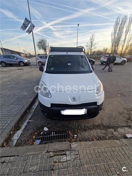 Usado Peugeot Partner Tepee Access 75 CV (55 kW) 2015 Blanco Monovolumen