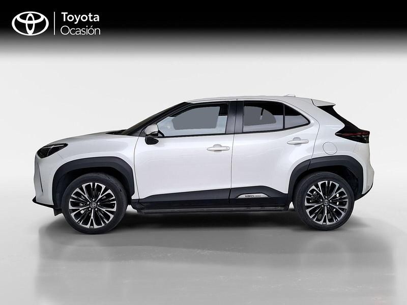 Usado Toyota Yaris Hybrid Style 116 CV (85 kW) 2022 Blanco Familiar