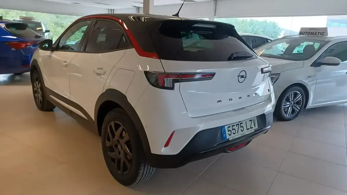 Usado Opel Mokka-e GS Line 100 kW (136 CV) 2022 Blanco SUV