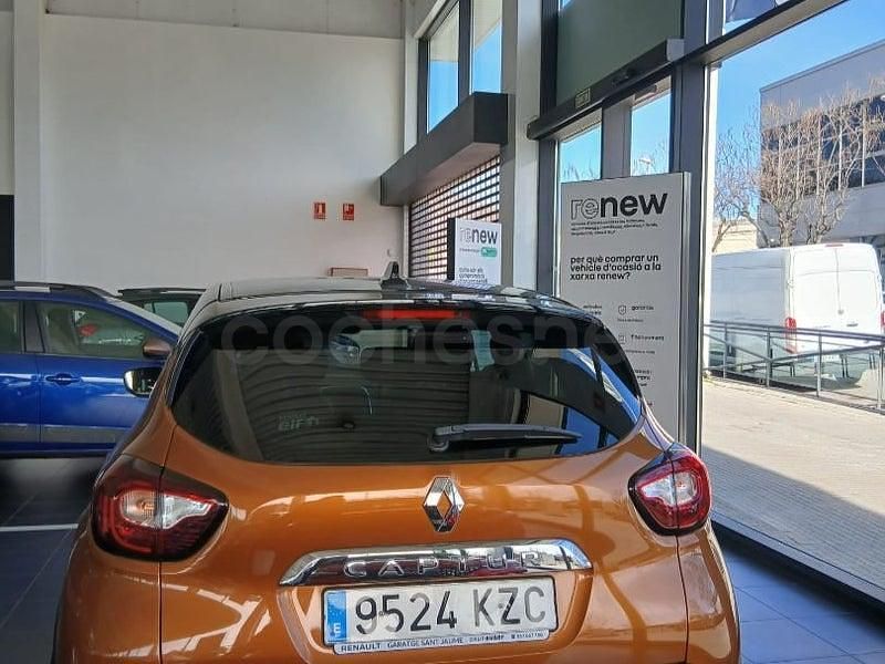 Usado Renault Captur LIMITED 130 CV (95 kW) 2019 Naranja SUV