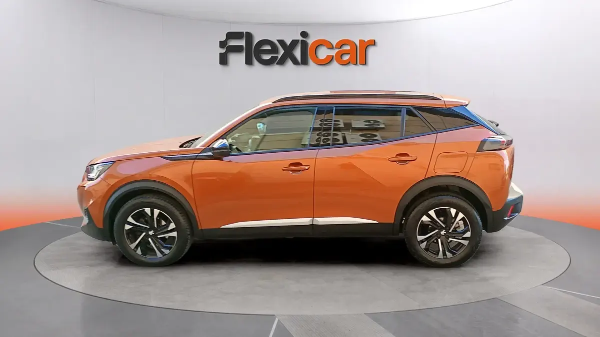 Usado Peugeot 2008 Active 101 CV (74 kW) 2023 Naranja SUV