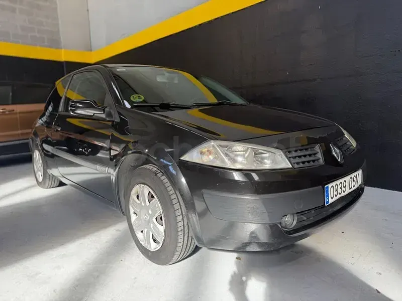Usado Renault Mégane Dynamique 110 CV (80 kW) 2006 Negro Berlina