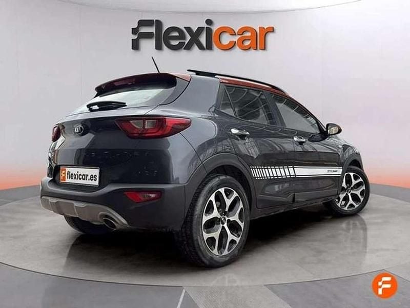Usado Kia Stonic 84 CV (61 kW) 2018 Gris SUV