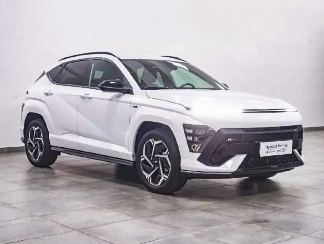 Usado Hyundai Kona N Line 120 CV (88 kW) 2024 Blanco SUV
