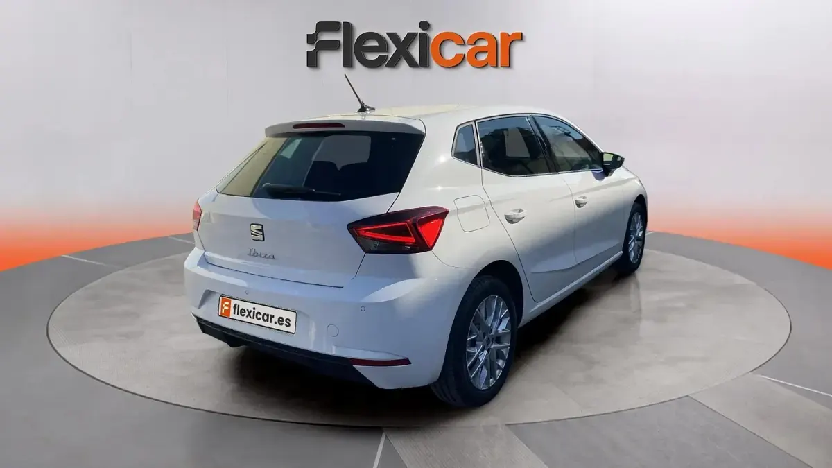 Usado Seat Ibiza 115 CV (84 kW) 2025 Blanco Utilitario
