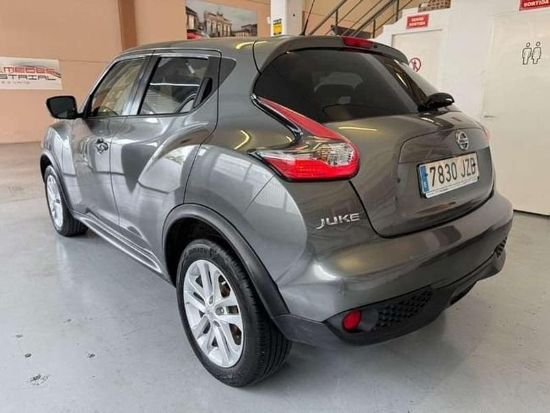 Usado Nissan Juke N-Connecta 110 CV (80 kW) 2017 Gris SUV