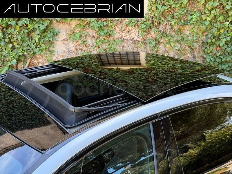 Usado Mercedes C220 200 CV (147 kW) 2023 Gris / plata Berlina