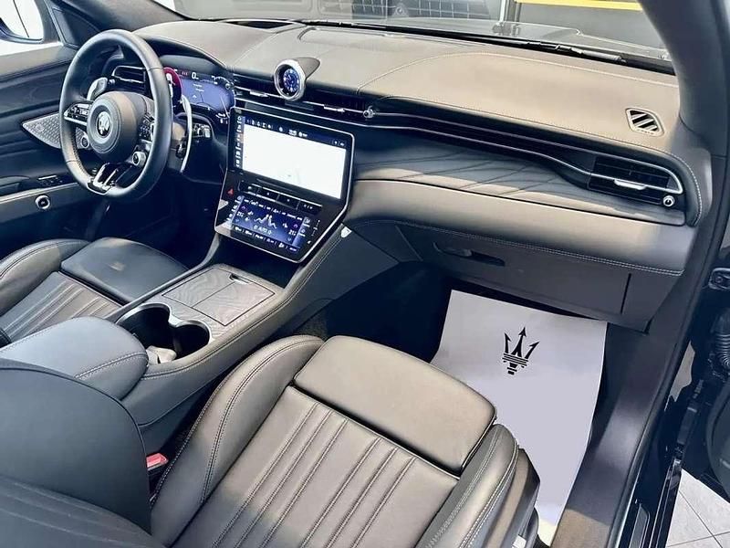 Usado Maserati Grecale 330 CV (242 kW) 2024 Negro SUV