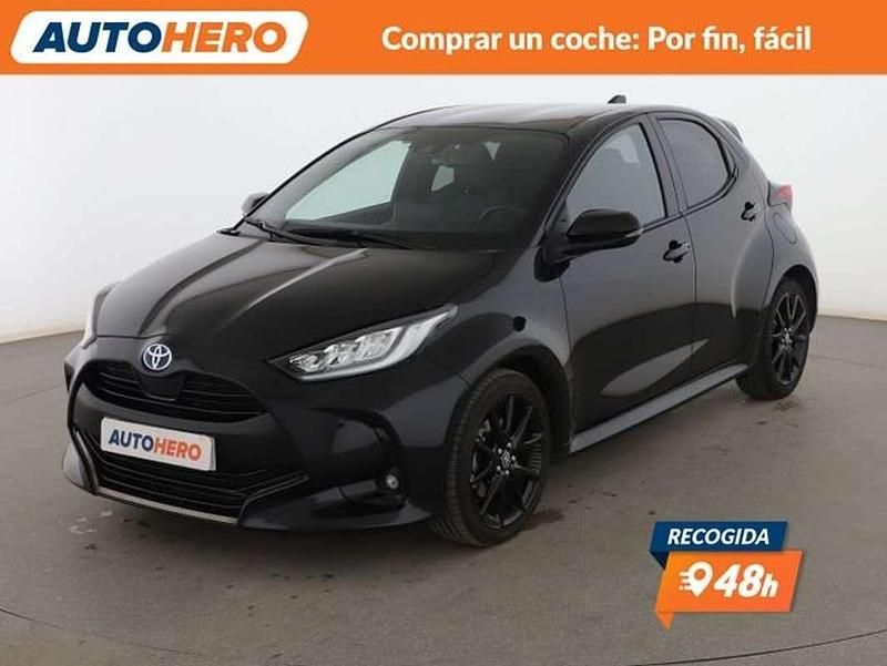 Negro Usado 2022 Toyota Yaris Hybrid Style Berlina | 16.570 € (Precio justo) - Imagen 1/3