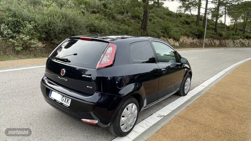 Usado Fiat Grande Punto Sport 75 CV (55 kW) 2010 Azul Utilitario