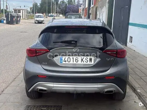 Usado Infiniti QX30 Premium 170 CV (125 kW) 2019 Gris / plata SUV