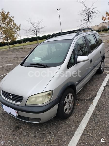 Usado Opel Zafira Elegance 100 CV (73 kW) 2001 Gris / plata Monovolumen