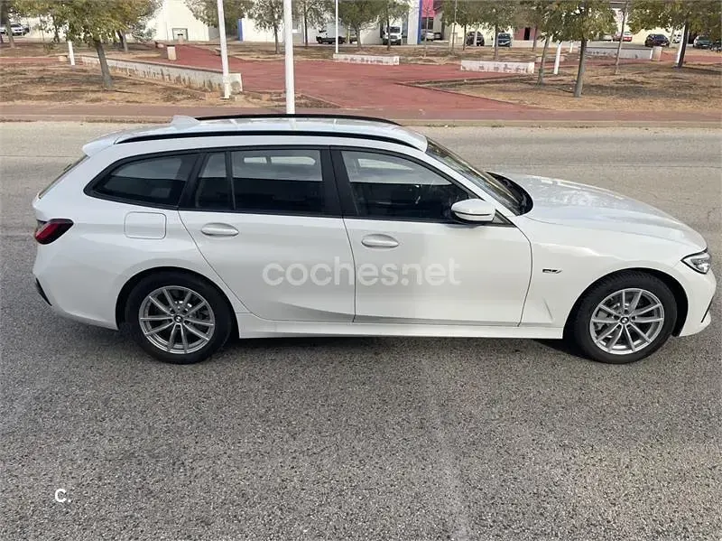 Usado BMW 330e 292 CV (214 kW) 2021 Blanco Familiar