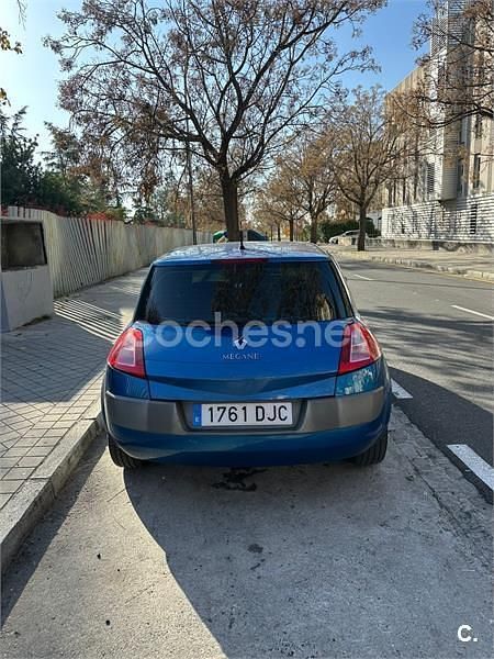 Usado Renault Mégane II Dynamique 115 CV (84 kW) 2005 Azul Berlina