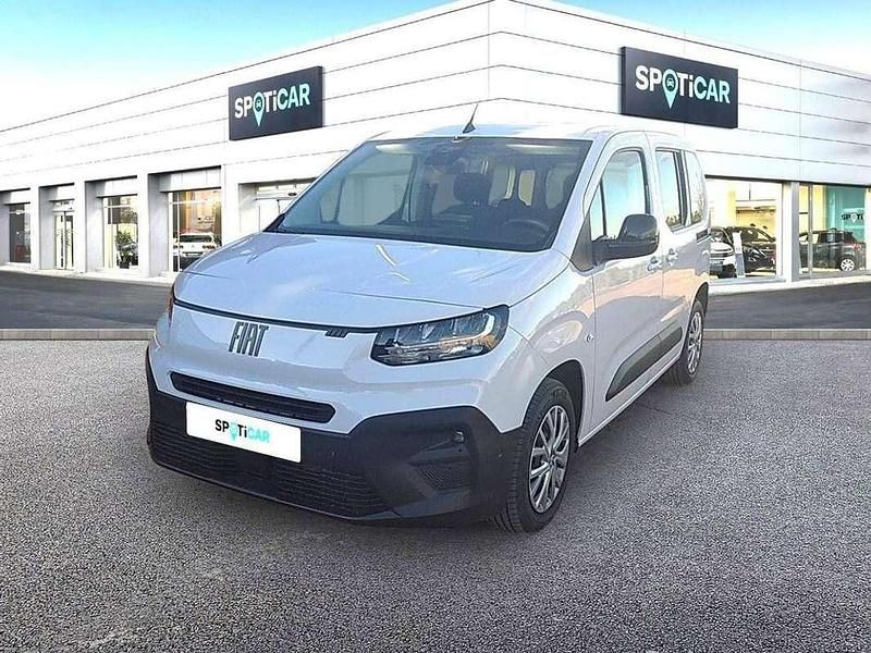 Blanco Usado 2024 Fiat Doblò Monovolumen | 24.800 € (Precio justo) - Imagen 1/4