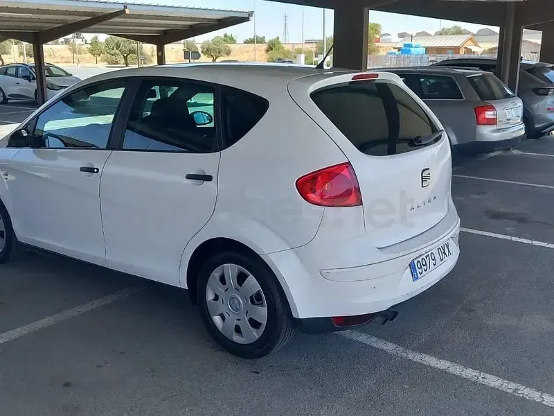 Usado Seat Altea Reference 140 CV (102 kW) 2006 Blanco Monovolumen