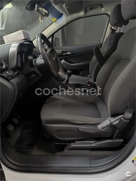 Usado Chevrolet Orlando LTZ 141 CV (103 kW) 2011 Blanco Monovolumen