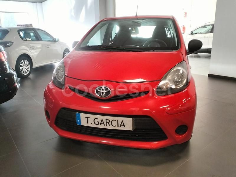 Granate Usado 2013 Toyota Aygo City Utilitario | 5790 € (Precio justo) - Imagen 1/4