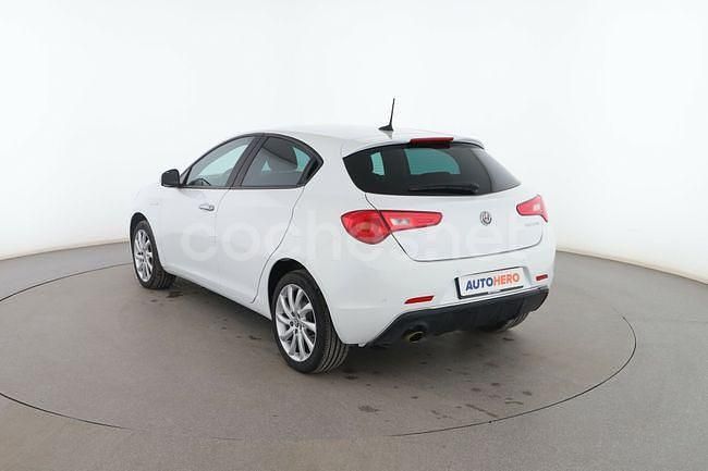 Usado Alfa Romeo Giulietta Super 120 CV (88 kW) 2019 Blanco Utilitario