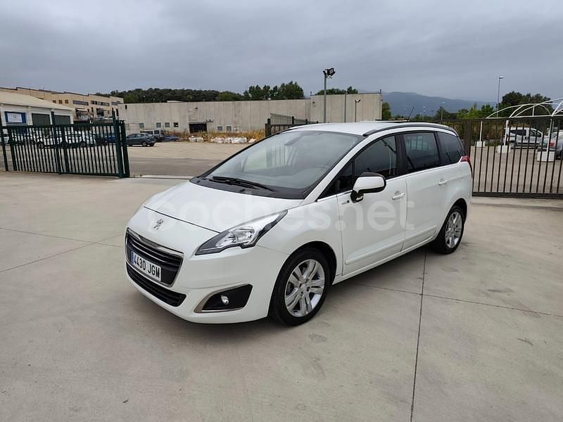 Blanco Usado 2015 Peugeot 5008 Style Monovolumen | 10.490 € (Precio justo) - Imagen 1/4