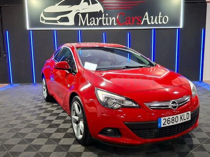 Usado Opel Astra GTC Sportive 200 CV (147 kW) 2018 Rojo Berlina