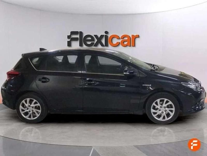 Usado Toyota Auris Hybrid Active 136 CV (100 kW) 2016 Negro Utilitario