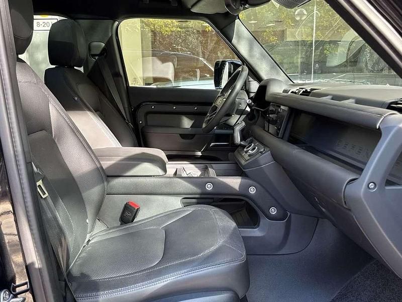 Usado Land Rover Defender SE Dynamic 400 CV (294 kW) 2024 Negro SUV