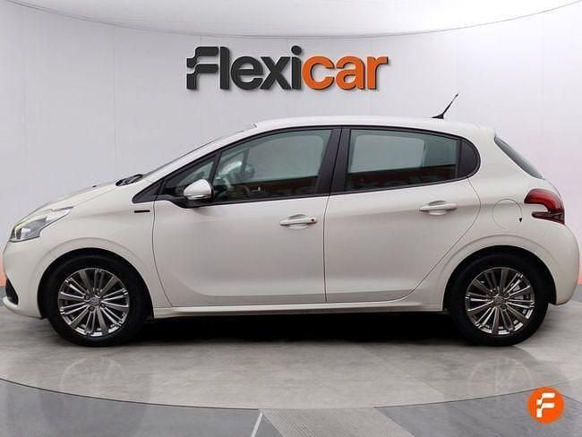 Usado Peugeot 208 Allure 82 CV (60 kW) 2018 Blanco Utilitario