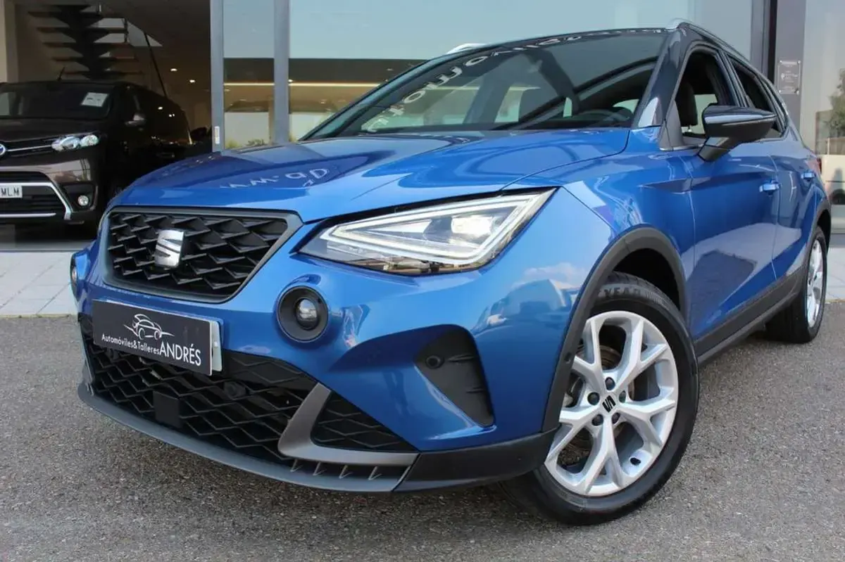 Usado Seat Arona FR 115 CV (84 kW) 2024 Azul SUV