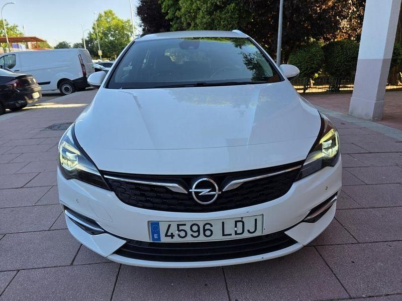 Usado Opel Astra Ultimate 122 CV (89 kW) 2020 Blanco Familiar