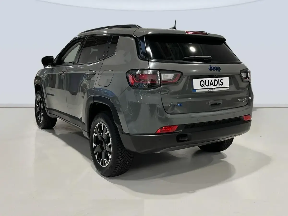 Occasion Jeep Compass Trailhawk 241 PK (177 kW) 2023 Grijs SUV