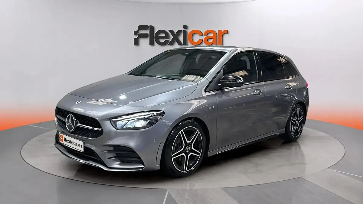Usado Mercedes B200 150 CV (110 kW) 2021 Gris Monovolumen