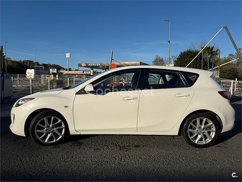 Usado Mazda 3 Luxury 150 CV (110 kW) 2012 Blanco Berlina