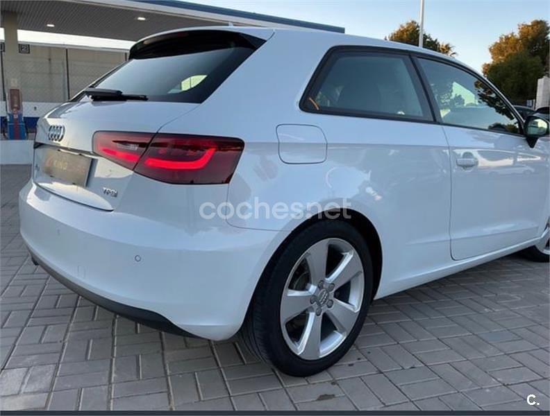 Usado Audi A3 Ambition 122 CV (89 kW) 2015 Blanco Berlina