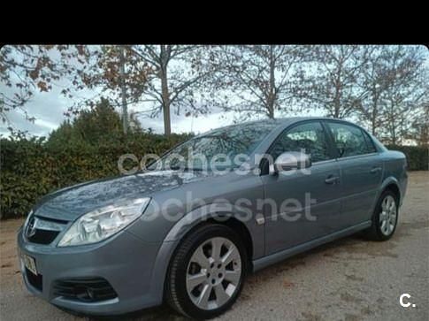 Usado Opel Vectra Cosmo 155 CV (114 kW) 2006 Gris / plata Berlina