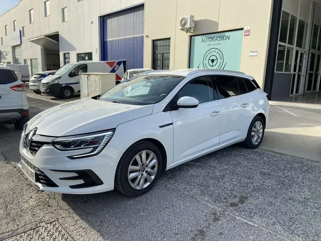 Usado Renault Mégane GrandTour Intens 116 CV (85 kW) 2021 Blanco Familiar