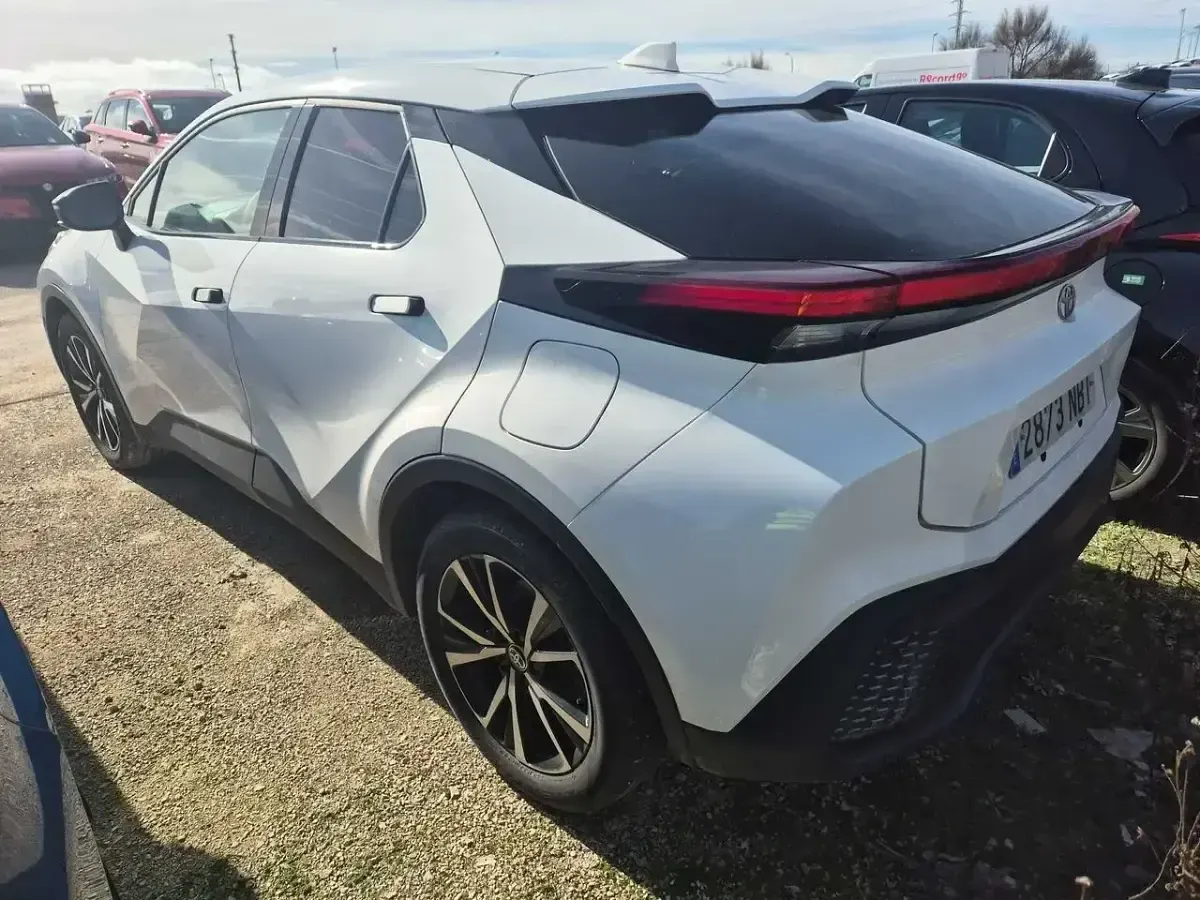 Usado Toyota C-HR Advance 140 CV (102 kW) 2025 Blanco SUV