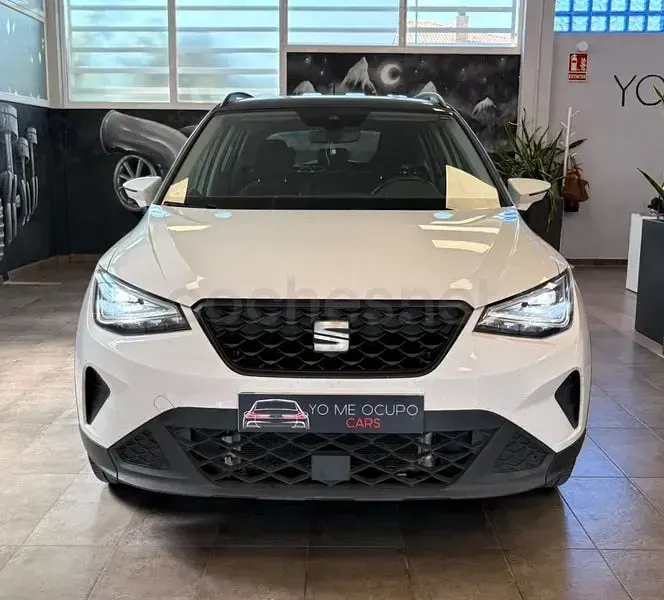 Usado Seat Arona Style 110 CV (80 kW) 2022 Blanco SUV