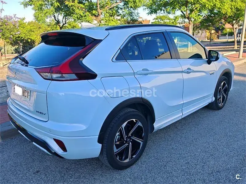 Usado Mitsubishi Eclipse Cross 188 CV (138 kW) 2022 Blanco SUV