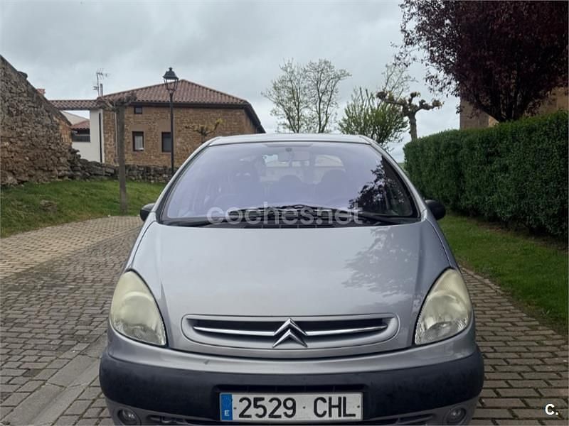 Usado Citroën Xsara Picasso Exclusive 90 CV (66 kW) 2003 Gris / plata Monovolumen