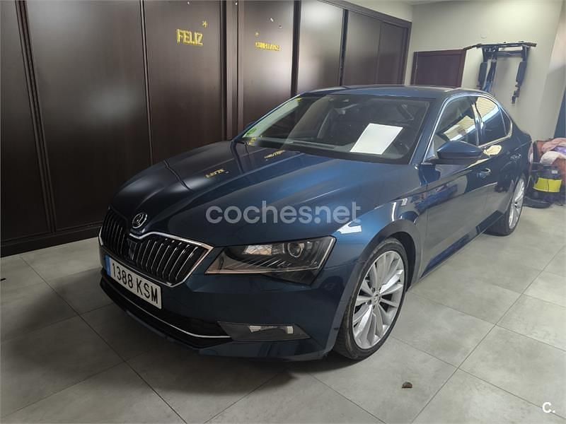 Usado Skoda Superb Ambition 150 CV (110 kW) 2018 Azul Berlina