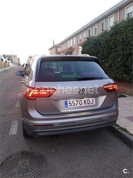 Usado VW Tiguan Sportline 150 HP (110 kW) 2017 Bege SUV
