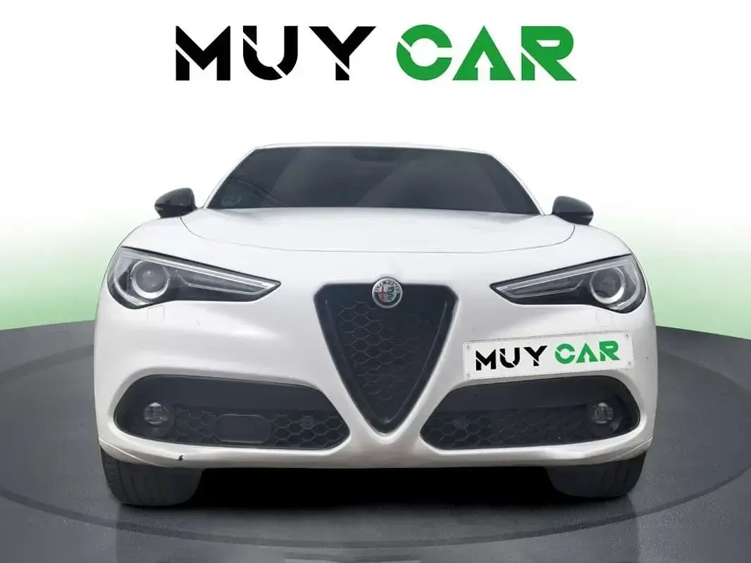 Usado Alfa Romeo Stelvio Veloce 209 CV (153 kW) 2022 Blanco SUV