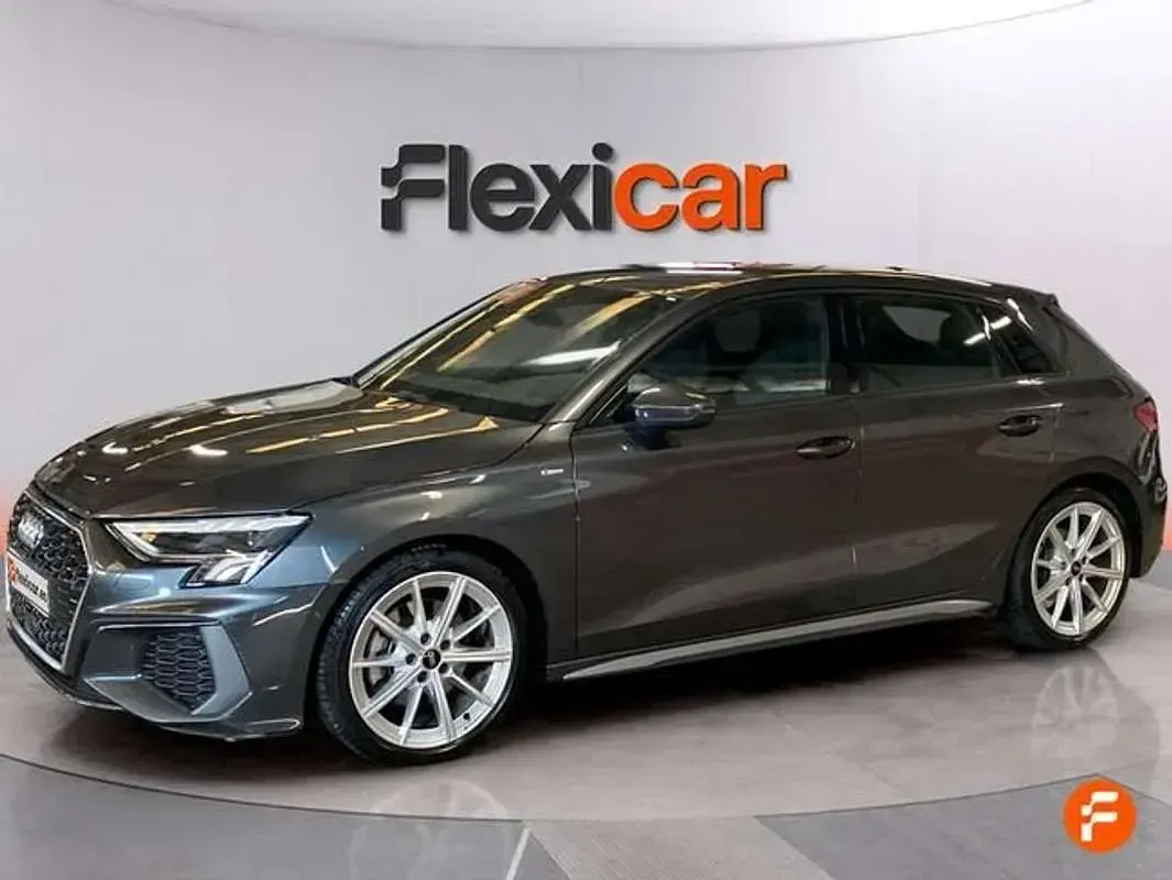 Usado Audi A3 Premium 150 CV (110 kW) 2021 Gris Berlina
