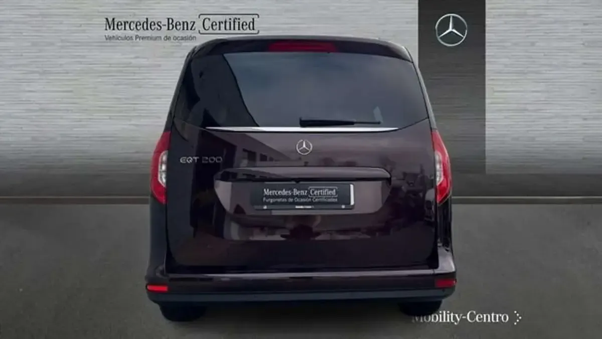 Usado Mercedes EQT200 2023 Rojo Monovolumen